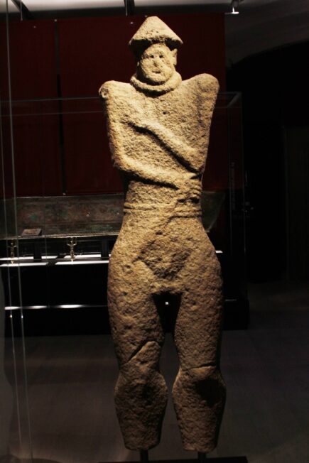 Figura wojownika z Hirschlanden stanowiła jedną z analogii do rekonstrukcji figury z Mirakowa-Grodna