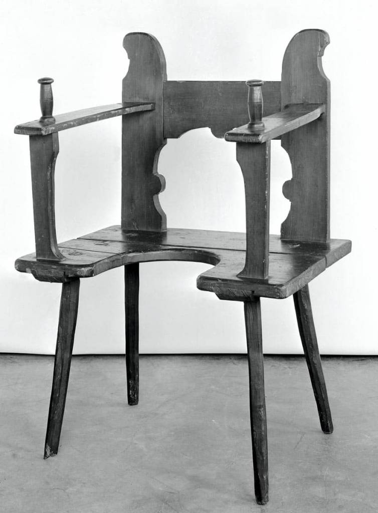 Krzesło porodowe z XVII wieku