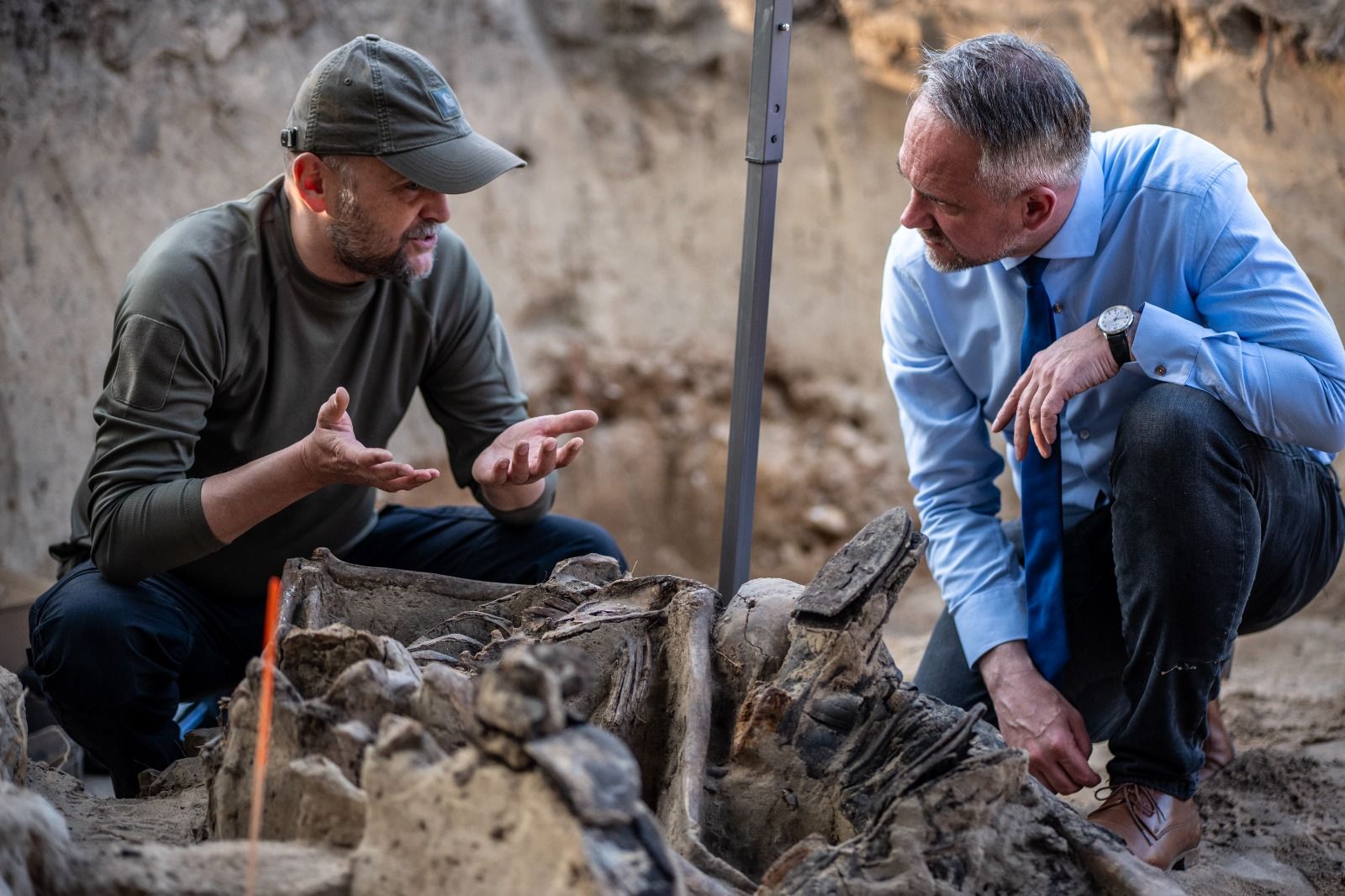 Badania archeologiczne takie jak te prowadzone w Borównie mają kluczowe znaczenie dla zachowania pamięci zbiorowej