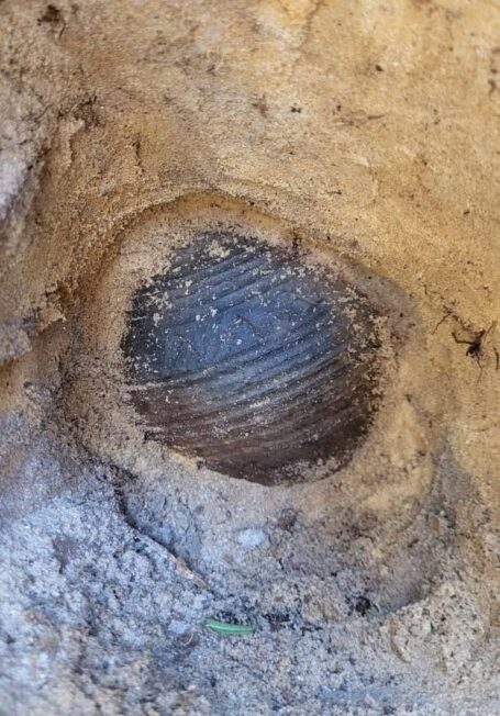 Już takie zdjęcie może wystarczyć archeologowi, by uznać, że mamy do czynienia z potencjalnym zabytkiem (fot. Stowarzyszenie „DENAR Kalisz”)