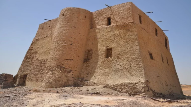 Najstarszy meczet w Sudanie, położony w Starej Dongoli, odrestauruje międzynarodowy zespół ekspertów