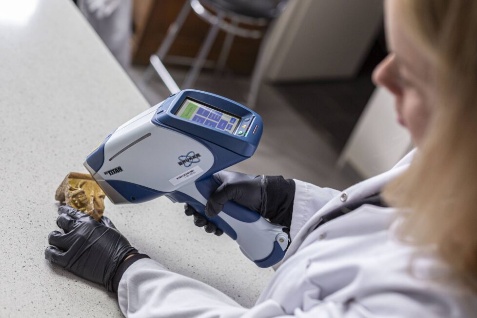 Nowy sprzęt umożliwi szybkie i nieniszczące analizy składu pierwiastkowego zabytków archeologicznych