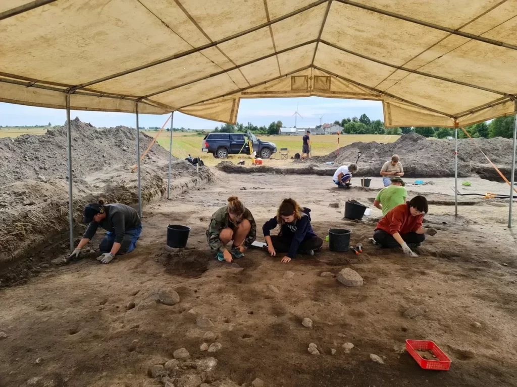 W badaniach - oprócz studentów archeologii - wzięły udział studentki antropologii biologicznej z UŁ