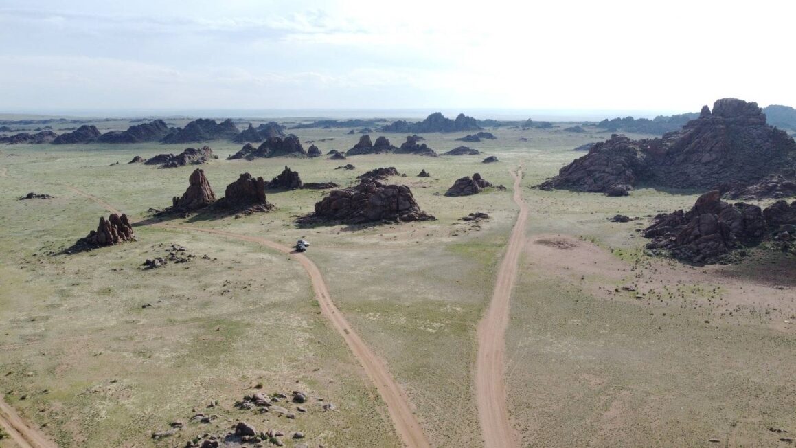 Ponad 8 tysięcy lat temu, tam gdzie dziś rozciąga się suchy krajobraz pustyni Gobi, istniały rozległe jeziora i doliny porośnięte bujną roślinności